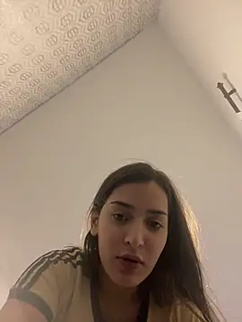 Snapshot of Mia_rivers__ chatting on April 2026 07:07:02 PM Mia rivers online show from April 2026 07:07:02 PM
