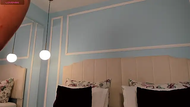 ashley foox online show from February 2026 03:03:02 AM