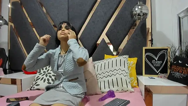 Snapshot of Maggyx chatting on February 2026 01:32:02 PM Maggyx online show from February 2026 01:32:02 PM