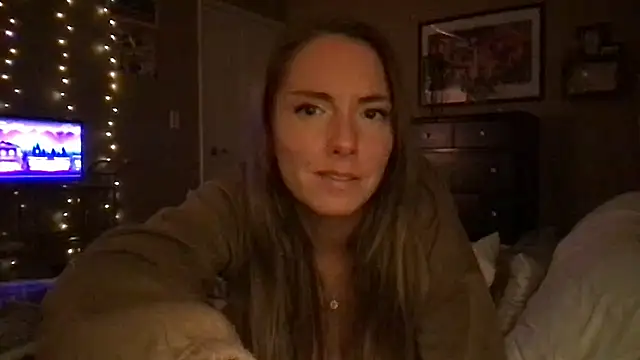 Snapshot of mooviebaby chatting on February 2026 09:56:02 AM mooviebaby online show from February 2026 09:56:02 AM