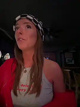 Snapshot of mooviebaby chatting on March 2026 07:01:01 AM mooviebaby online show from March 2026 07:01:01 AM