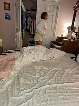 Snapshot of mooviebaby chatting on April 2026 07:20:02 AM mooviebaby online show from April 2026 07:20:02 AM