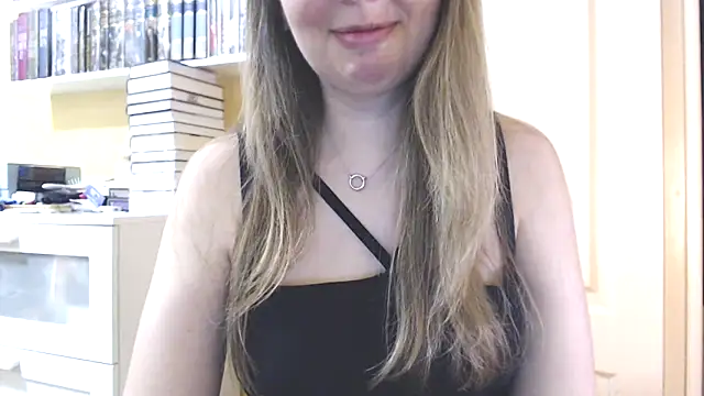 Snapshot of Tasiya chatting on February 2026 08:06:01 PM Tasiya online show from February 2026 08:06:01 PM