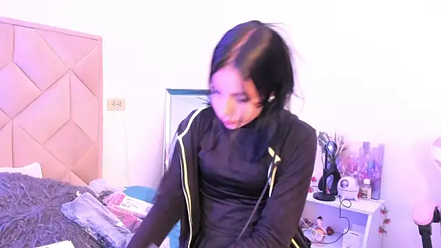 Chloe Miller 2 online show from April 2026 08:35:02 PM