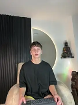 ARON LUXX online show from February 2026 03:10:01 AM