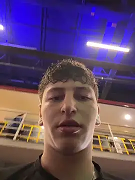 ARON LUXX online show from April 2026 10:05:02 PM