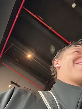 ARON LUXX online show from April 2026 03:02:01 PM