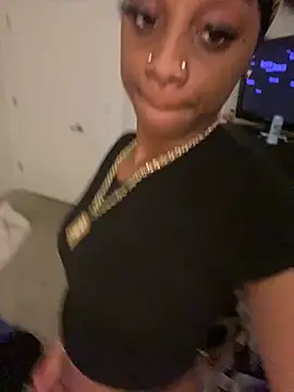 Snapshot of prettybrown9 chatting on March 2026 01:00:01 AM prettybrown9 online show from March 2026 01:00:01 AM