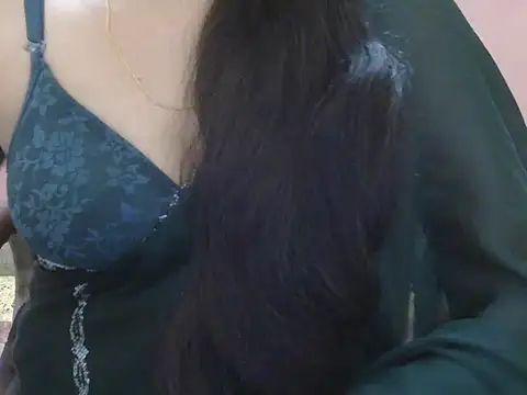 Snapshot of Cute_Sheetal chatting on May 2026 01:07:02 PM Cute Sheetal online show from May 2026 01:07:02 PM