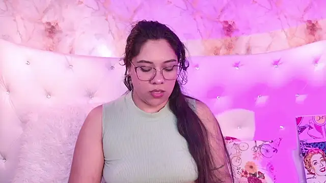 Snapshot of SasshaSpicy chatting on April 2026 01:33:02 PM SasshaSpicy online show from April 2026 01:33:02 PM