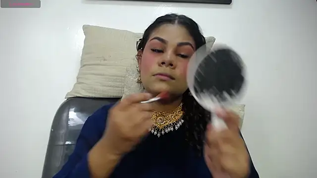 Snapshot of yaazhinii chatting on April 2026 11:42:02 AM yaazhinii online show from April 2026 11:42:02 AM