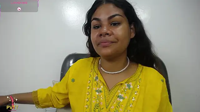 Snapshot of yaazhinii chatting on April 2026 11:48:01 AM yaazhinii online show from April 2026 11:48:01 AM