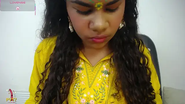 Snapshot of yaazhinii chatting on May 2026 12:11:01 PM yaazhinii online show from May 2026 12:11:01 PM