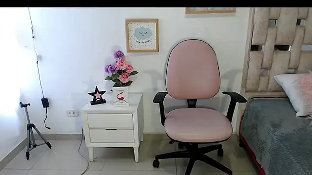 Aantoniaa brown27 online show from February 2026 02:27:02 PM