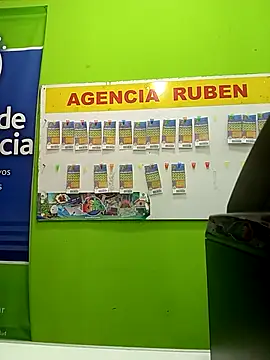 Snapshot of Beesametoda chatting on February 2026 05:32:01 PM Beesametoda online show from February 2026 05:32:01 PM