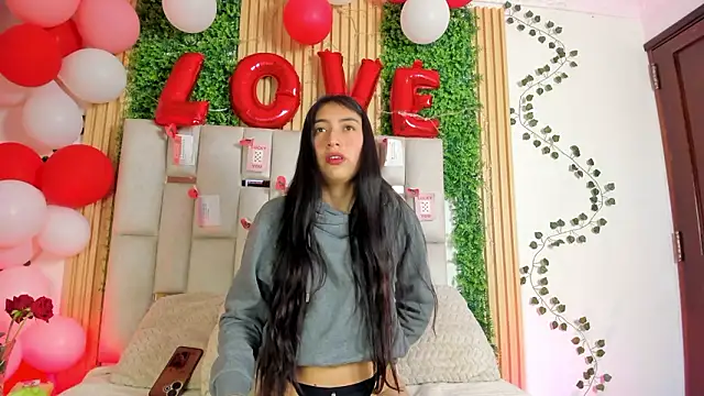 Snapshot of Emma_Nmm chatting on February 2026 11:44:02 AM Emma Nmm online show from February 2026 11:44:02 AM