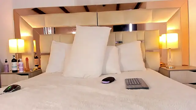 EloiseClairmont online show from April 2026 07:19:02 PM