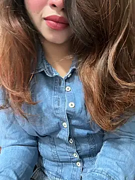 Snapshot of riya_sharma11 chatting on April 2026 05:28:01 PM riya sharma11 online show from April 2026 05:28:01 PM