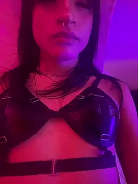 Snapshot of moonlyvelvet chatting on February 2026 05:36:02 AM moonlyvelvet online show from February 2026 05:36:02 AM