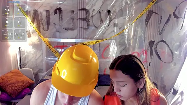 Snapshot of Manson_and_Zoe chatting on March 2026 11:49:02 AM Manson and Zoe online show from March 2026 11:49:02 AM