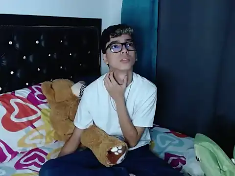 Snapshot of gabriel_x18 chatting on February 2026 10:02:02 PM gabriel x18 online show from February 2026 10:02:02 PM