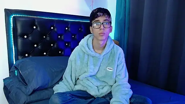 Snapshot of gabriel_x18 chatting on February 2026 10:50:01 PM gabriel x18 online show from February 2026 10:50:01 PM