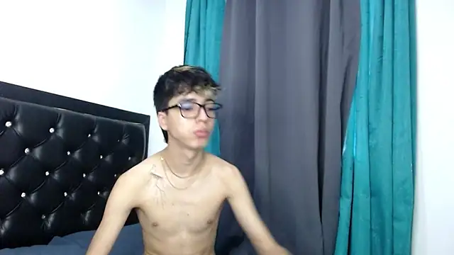 Snapshot of gabriel_x18 chatting on February 2026 09:15:02 PM gabriel x18 online show from February 2026 09:15:02 PM