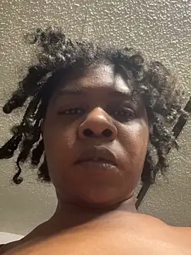 Snapshot of Ebony_Queeen chatting on April 2026 06:06:01 PM Ebony Queeen online show from April 2026 06:06:01 PM