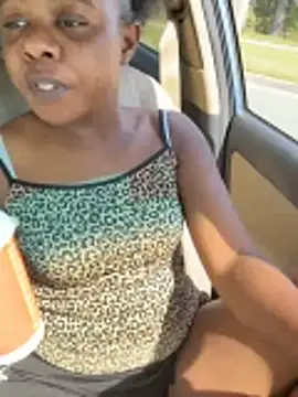 Snapshot of Ebony_Queeen chatting on May 2026 02:33:01 PM Ebony Queeen online show from May 2026 02:33:01 PM