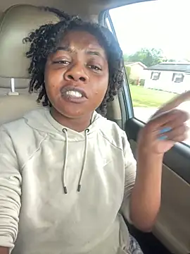 Snapshot of Ebony_Queeen chatting on May 2026 09:21:02 PM Ebony Queeen online show from May 2026 09:21:02 PM