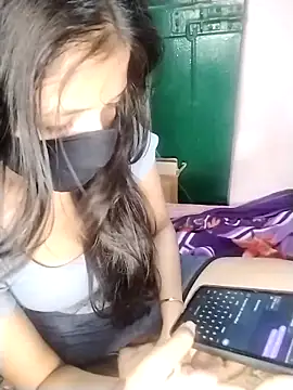 Naina-hott online show from March 2026 06:12:01 PM