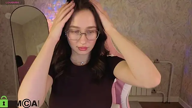 Snapshot of _Kiki_angel_ chatting on February 2026 07:51:01 AM Kiki angel online show from February 2026 07:51:01 AM