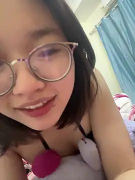 Snapshot of Alicia-a chatting on March 2026 12:11:01 PM Alicia-a online show from March 2026 12:11:01 PM