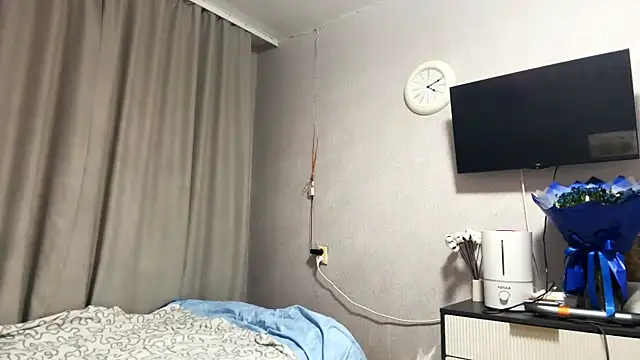 MilaSliger online show from February 2026 05:35:01 PM