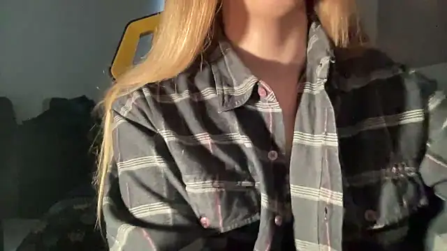 Snapshot of petiteetoile chatting on February 2026 02:46:01 PM petiteetoile online show from February 2026 02:46:01 PM