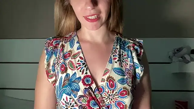 Snapshot of petiteetoile chatting on June 2026 02:49:01 PM petiteetoile online show from June 2026 02:49:01 PM