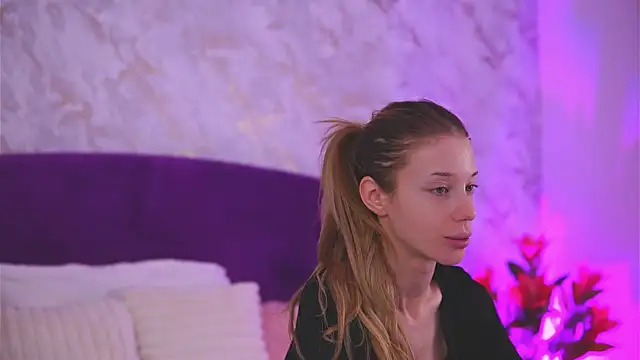 EllinaNuria online show from February 2026 04:19:02 AM