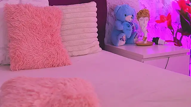 EllinaNuria online show from April 2026 05:08:02 AM