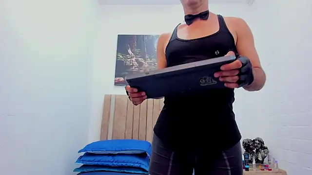 Snapshot of Fausto_Storm chatting on April 2026 08:35:02 PM Fausto Storm online show from April 2026 08:35:02 PM