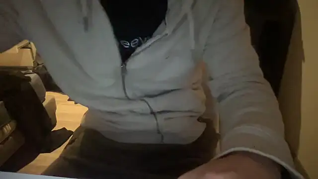 Snapshot of raoulbtnbois chatting on February 2026 01:40:01 PM raoulbtnbois online show from February 2026 01:40:01 PM