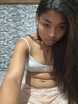 Snapshot of Romie_rous chatting on May 2026 05:09:02 PM Romie rous online show from May 2026 05:09:02 PM