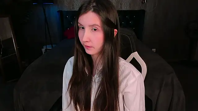 Snapshot of avrora_shy_ chatting on February 2026 05:17:02 PM avrora shy online show from February 2026 05:17:02 PM