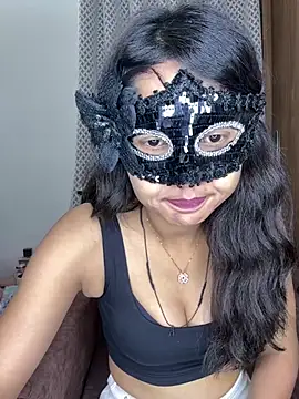 Snapshot of raavigirl chatting on May 2026 06:02:01 PM raavigirl online show from May 2026 06:02:01 PM