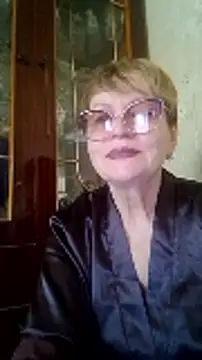 Snapshot of SophieBurns chatting on June 2026 08:33:02 AM SophieBurns online show from June 2026 08:33:02 AM