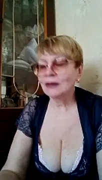 Snapshot of SophieBurns chatting on June 2026 10:15:01 AM SophieBurns online show from June 2026 10:15:01 AM