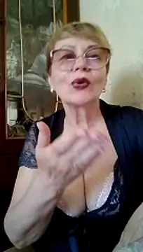Snapshot of SophieBurns chatting on July 2026 10:43:02 AM SophieBurns online show from July 2026 10:43:02 AM