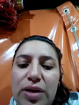 Snapshot of MajoArias chatting on February 2026 05:15:01 AM MajoArias online show from February 2026 05:15:01 AM