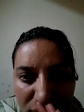 Snapshot of MajoArias chatting on March 2026 08:05:02 AM MajoArias online show from March 2026 08:05:02 AM