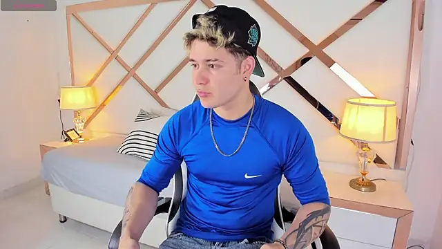 rayan linxx online show from February 2026 07:20:02 PM