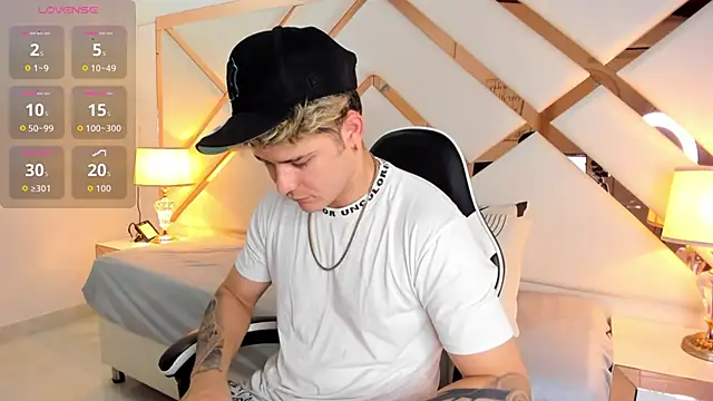 rayan linxx online show from February 2026 07:37:01 PM